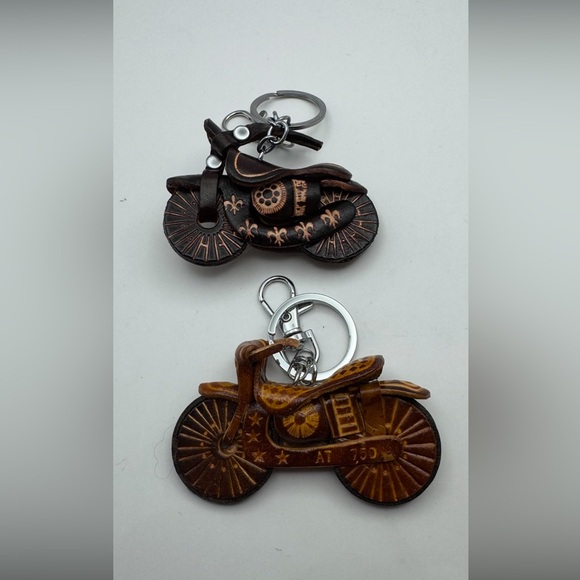 New Genuine Handmade Leather Brown or Black Motor Cycle Keychain (Your Choice) - Picture 1 of 14